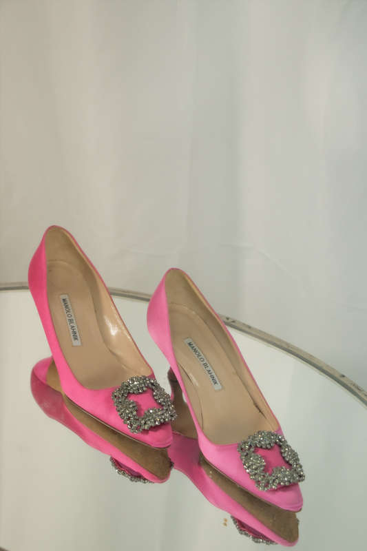 Manolo Blahnik Hangisi Satin Pumps
