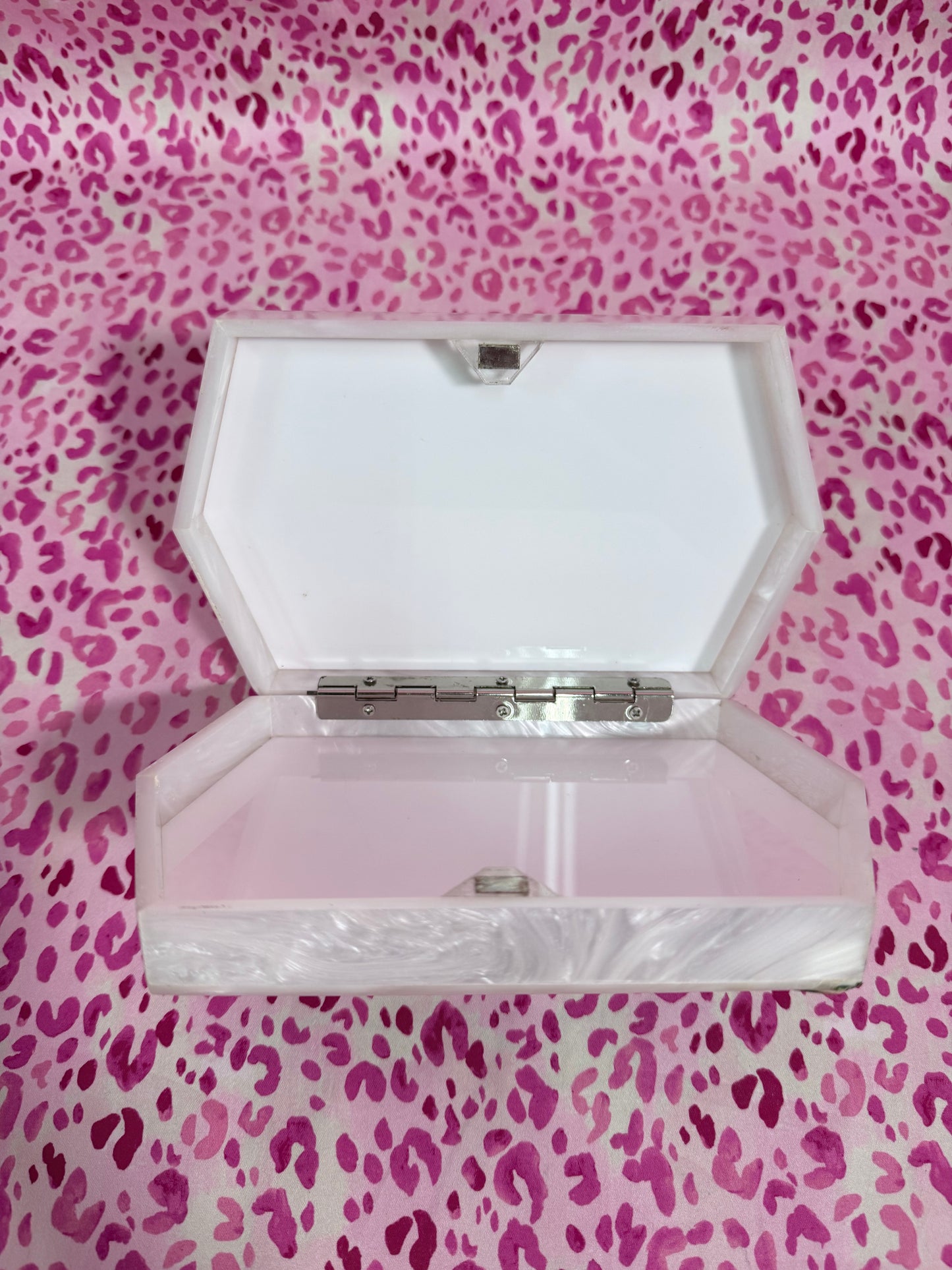 MNO.logie Lucid Clutch