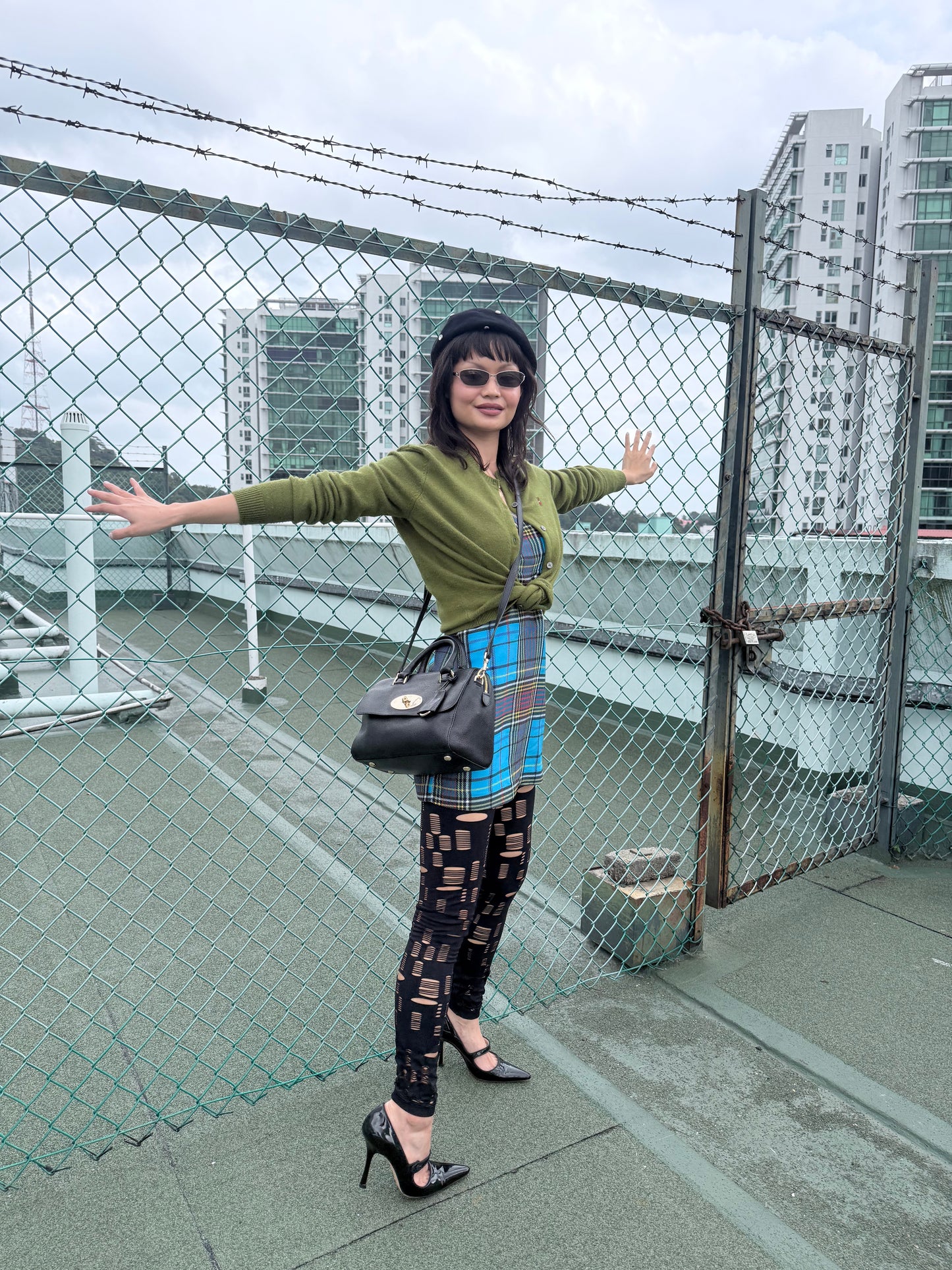 6126 Ripped Leggings